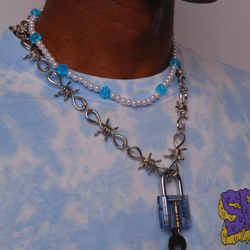 Barb Wire & Lock Necklace : Blue